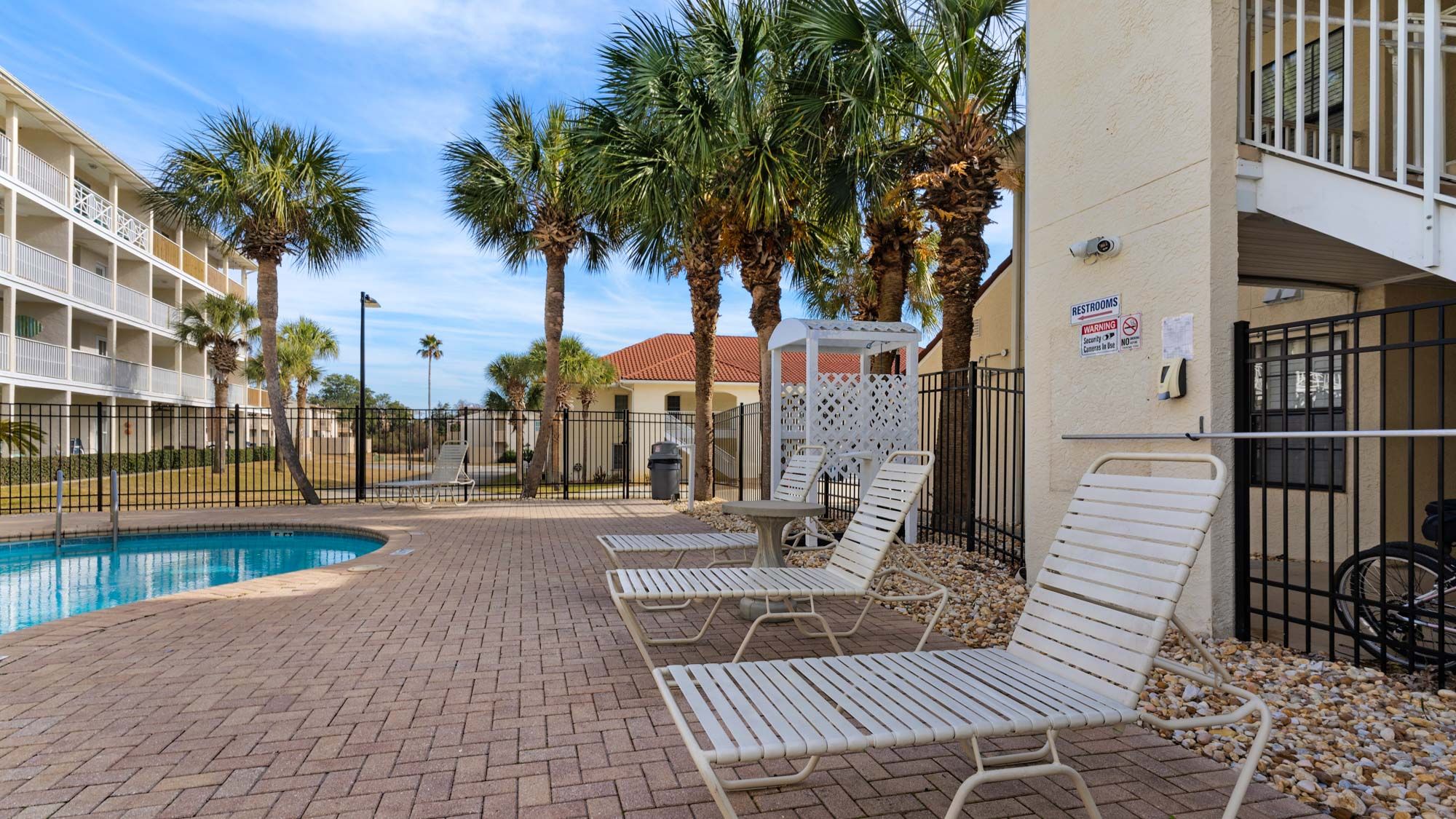 Horizon South - Pool 