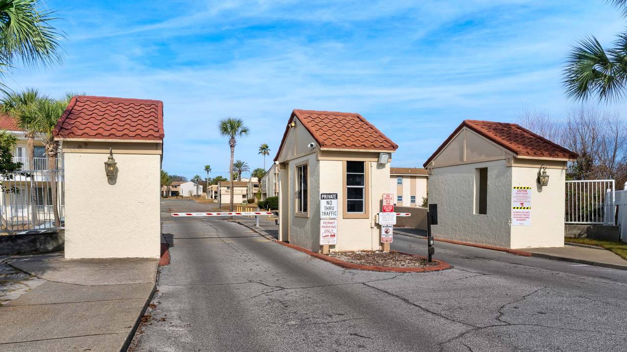 Horizon South - Entry Horizon South - Entry