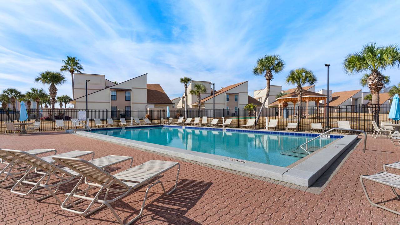 Horizon South - Pool Horizon South - Pool