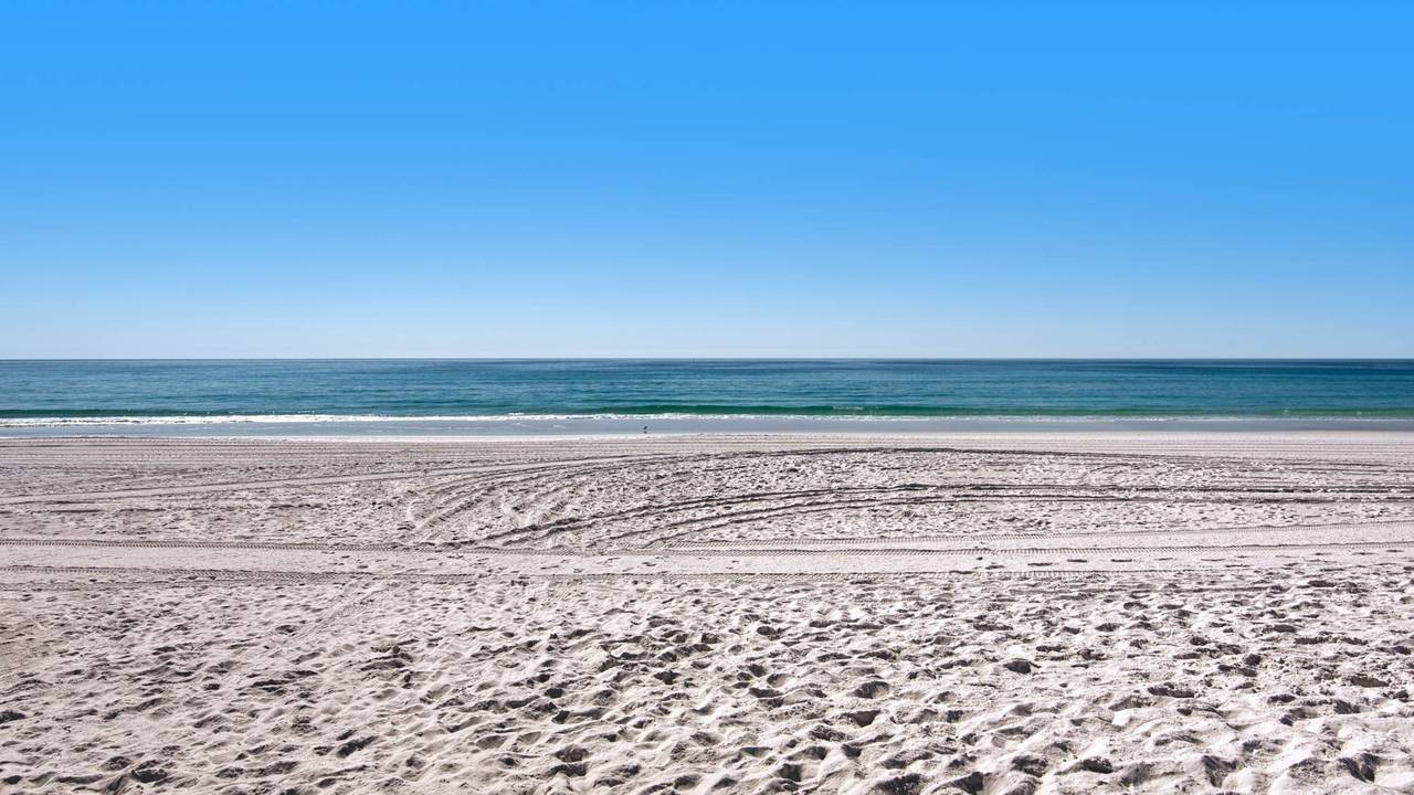 Chateau La Mer II Grounds & Amenities Chateau La Mer II Grounds & Amenities