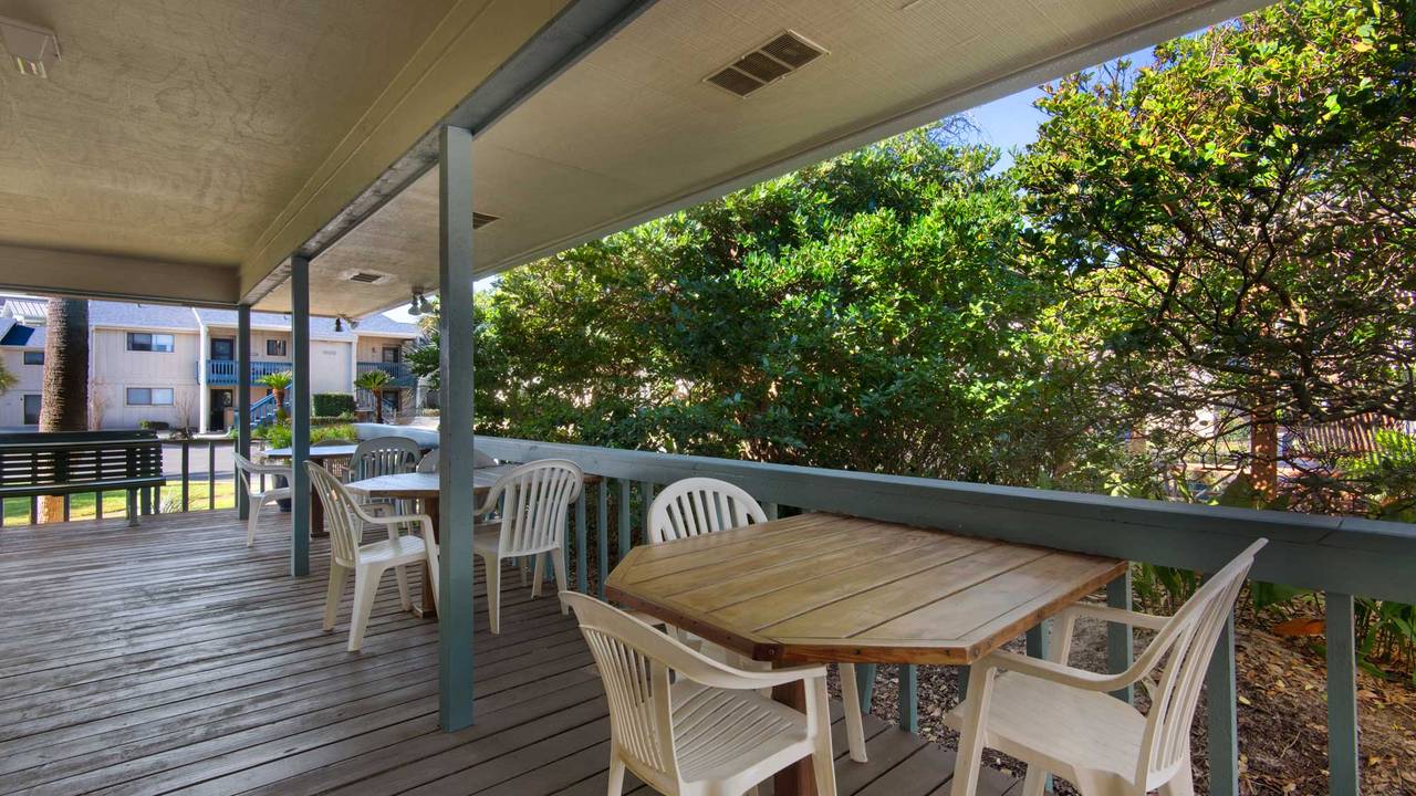 Chateau La Mer II Grounds & Amenities Chateau La Mer II Grounds & Amenities