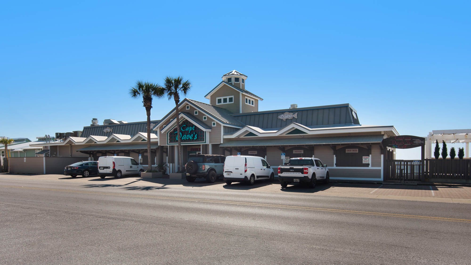 Chateau La Mer II Grounds & Amenities