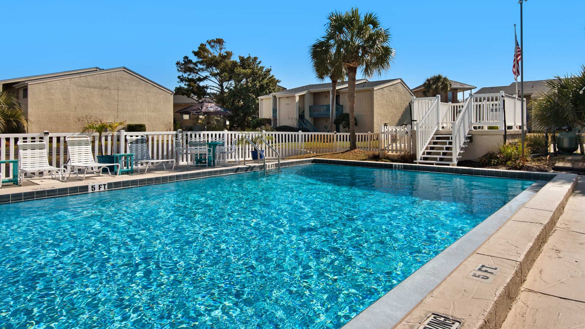 Chateau La Mer II Grounds & Amenities