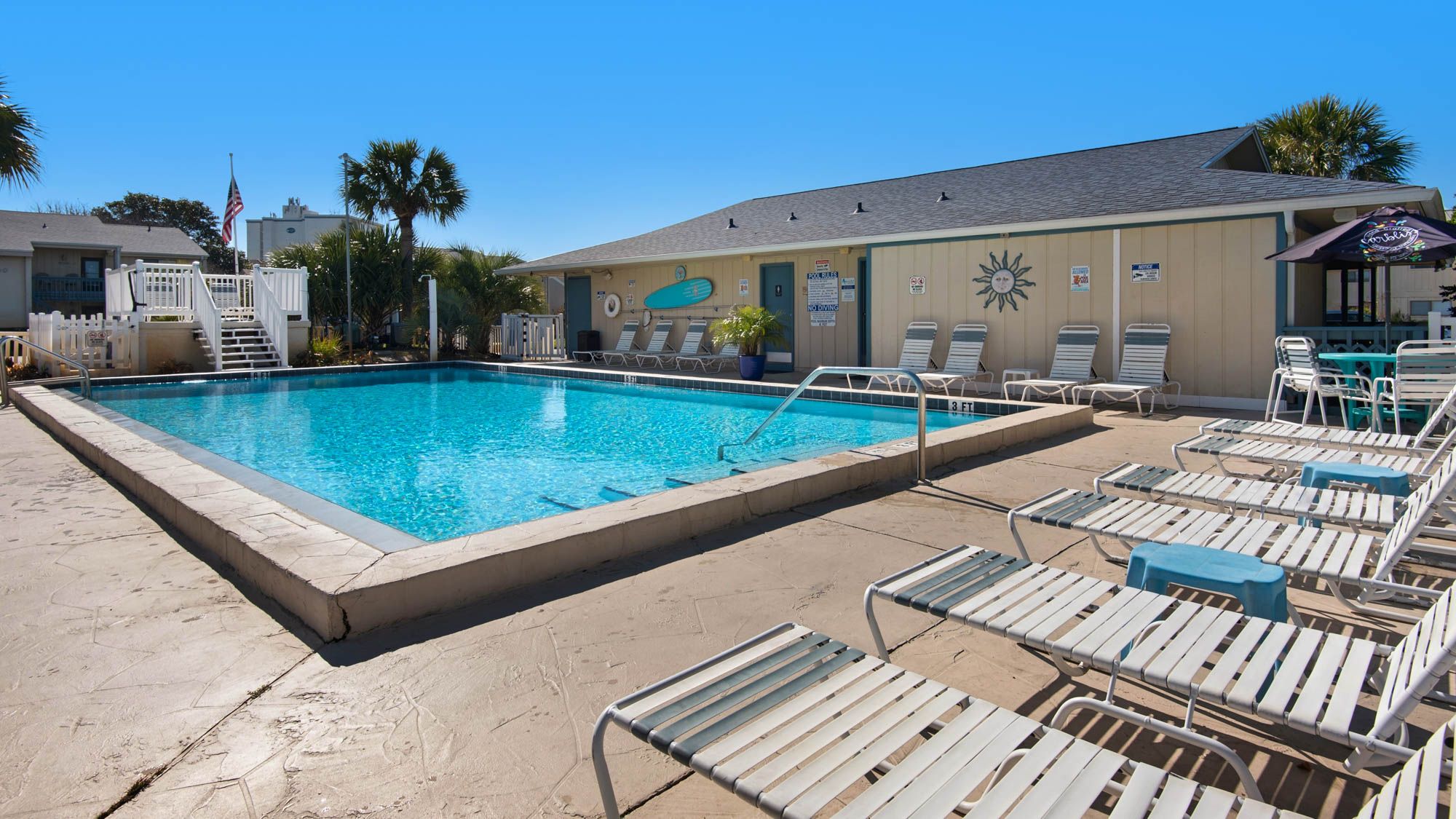 Chateau La Mer II Grounds & Amenities