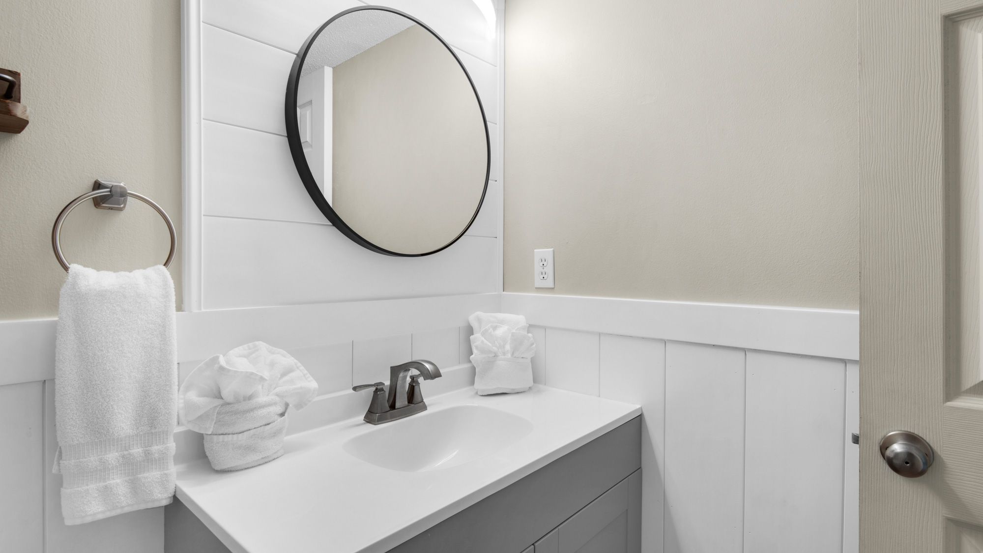 Pirates Mermaid - Shared Bathroom