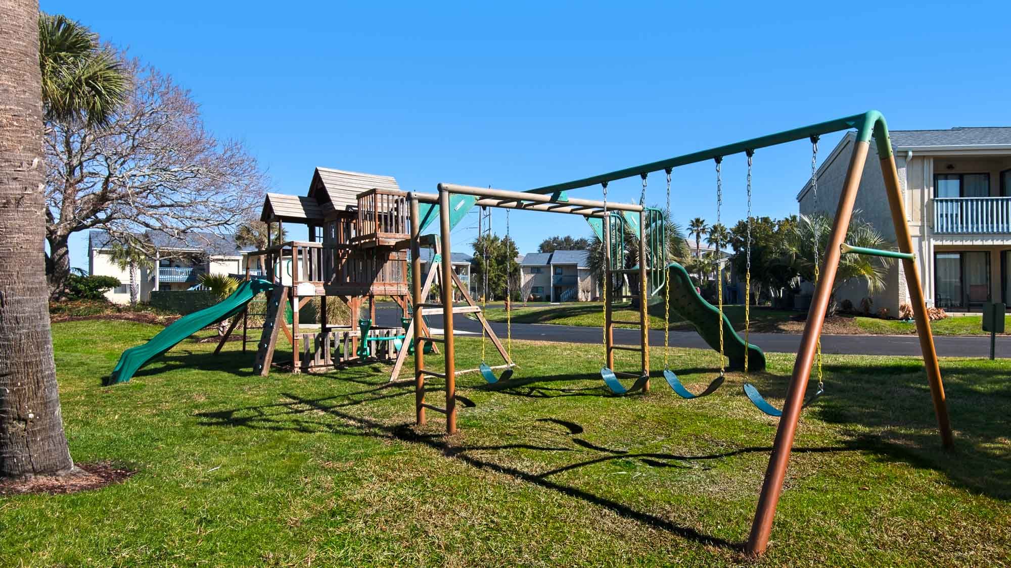 Chateau La Mer II Grounds & Amenities