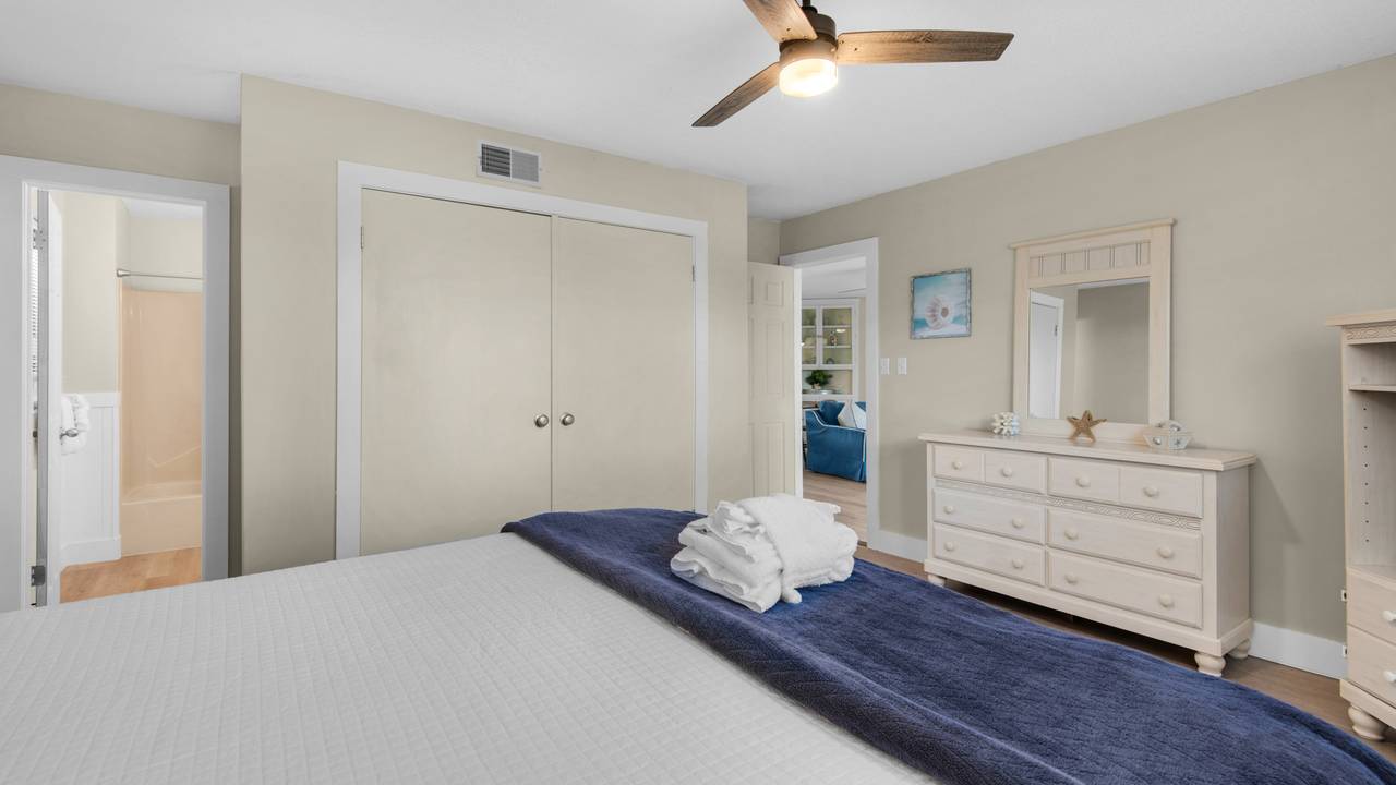 Pirates Mermaid - Master Bedroom Pirates Mermaid - Master Bedroom