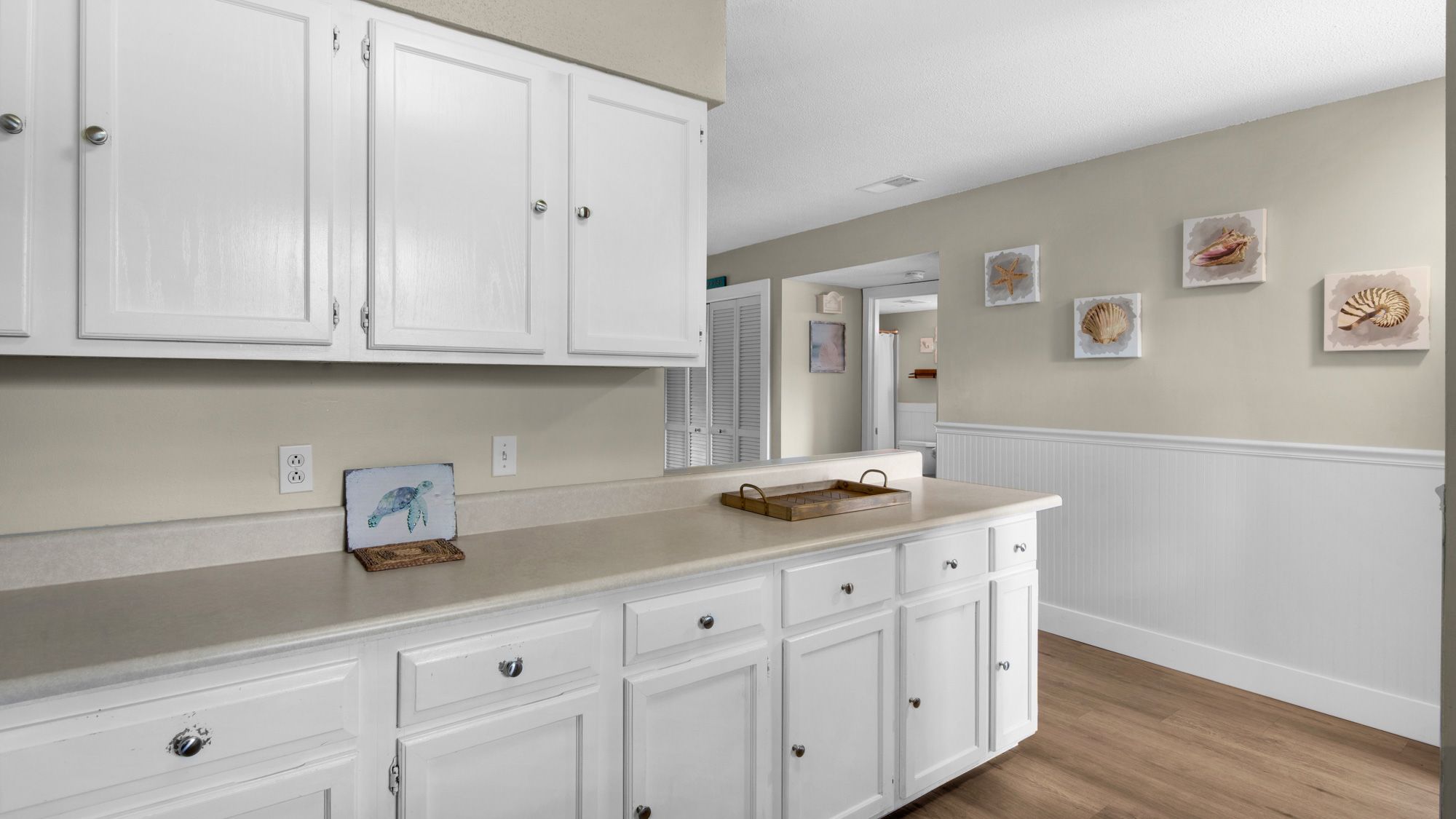 Pirates Mermaid - Kitchen area