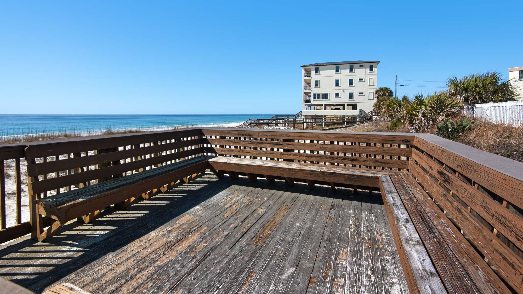 Chateau La Mer II Grounds & Amenities