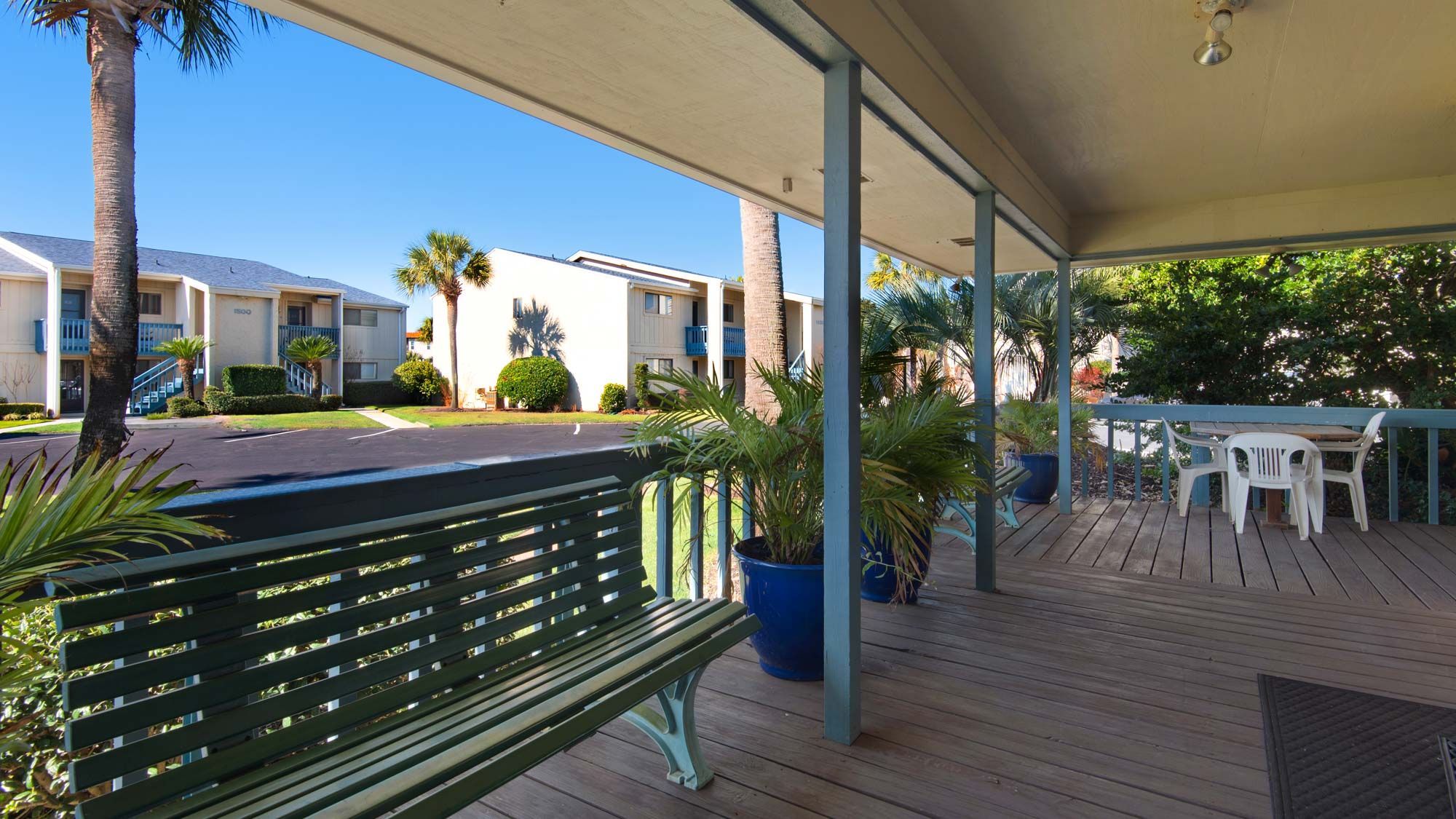 Chateau La Mer II Grounds & Amenities