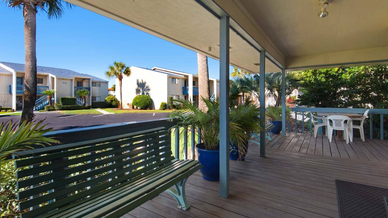 Chateau La Mer II Grounds & Amenities Chateau La Mer II Grounds & Amenities