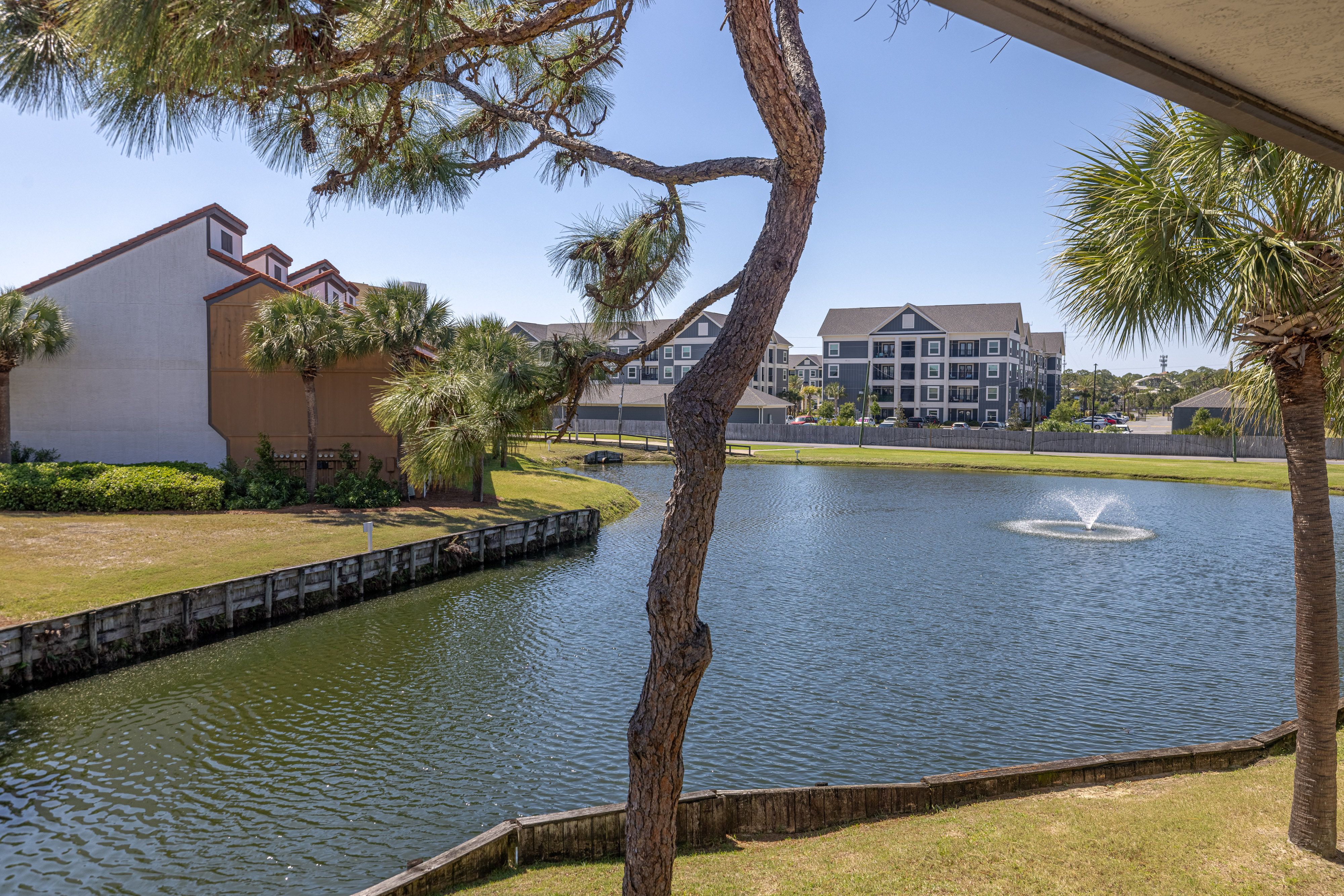 Edgewater Golf Villa 2107