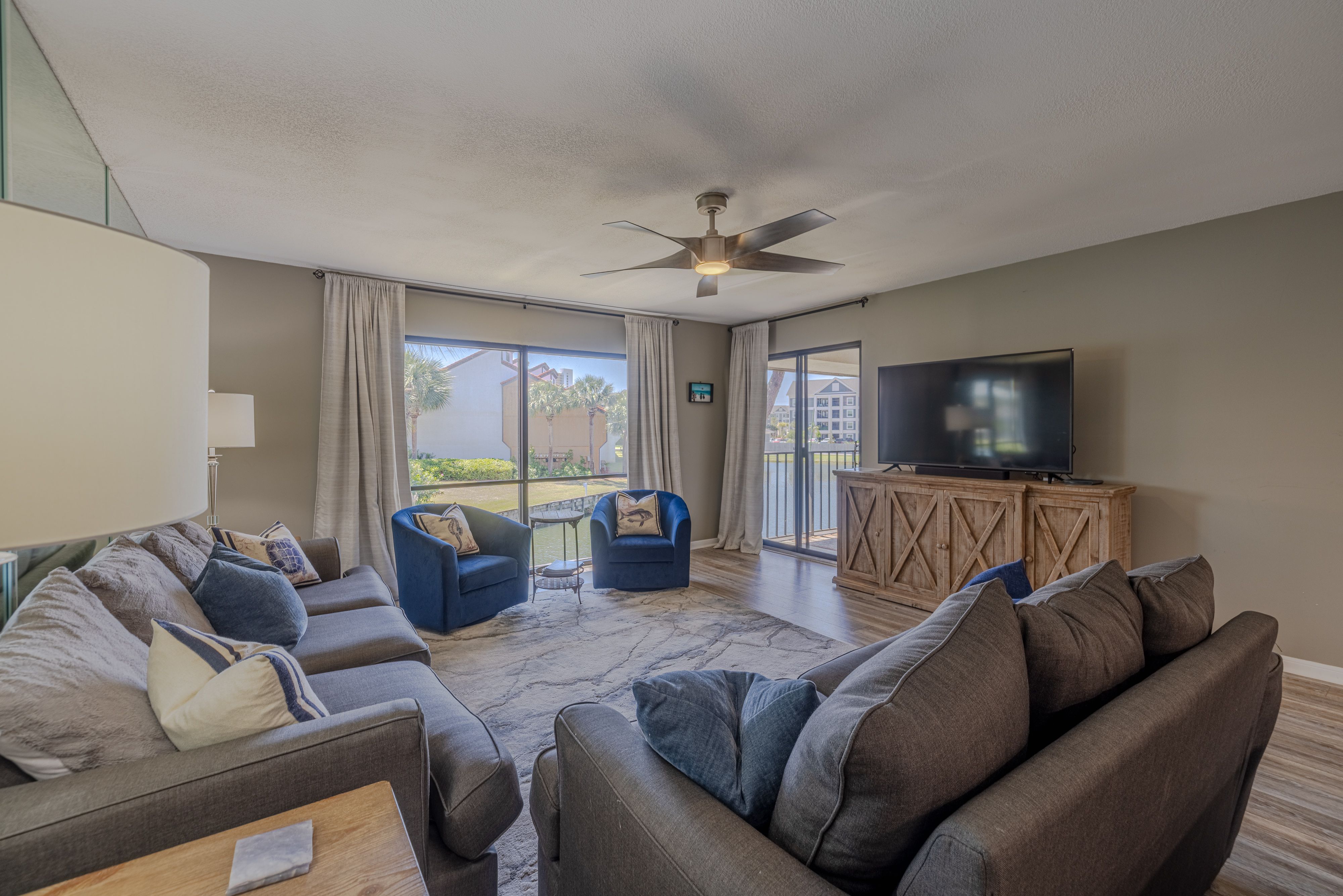 Edgewater Golf Villa 2107