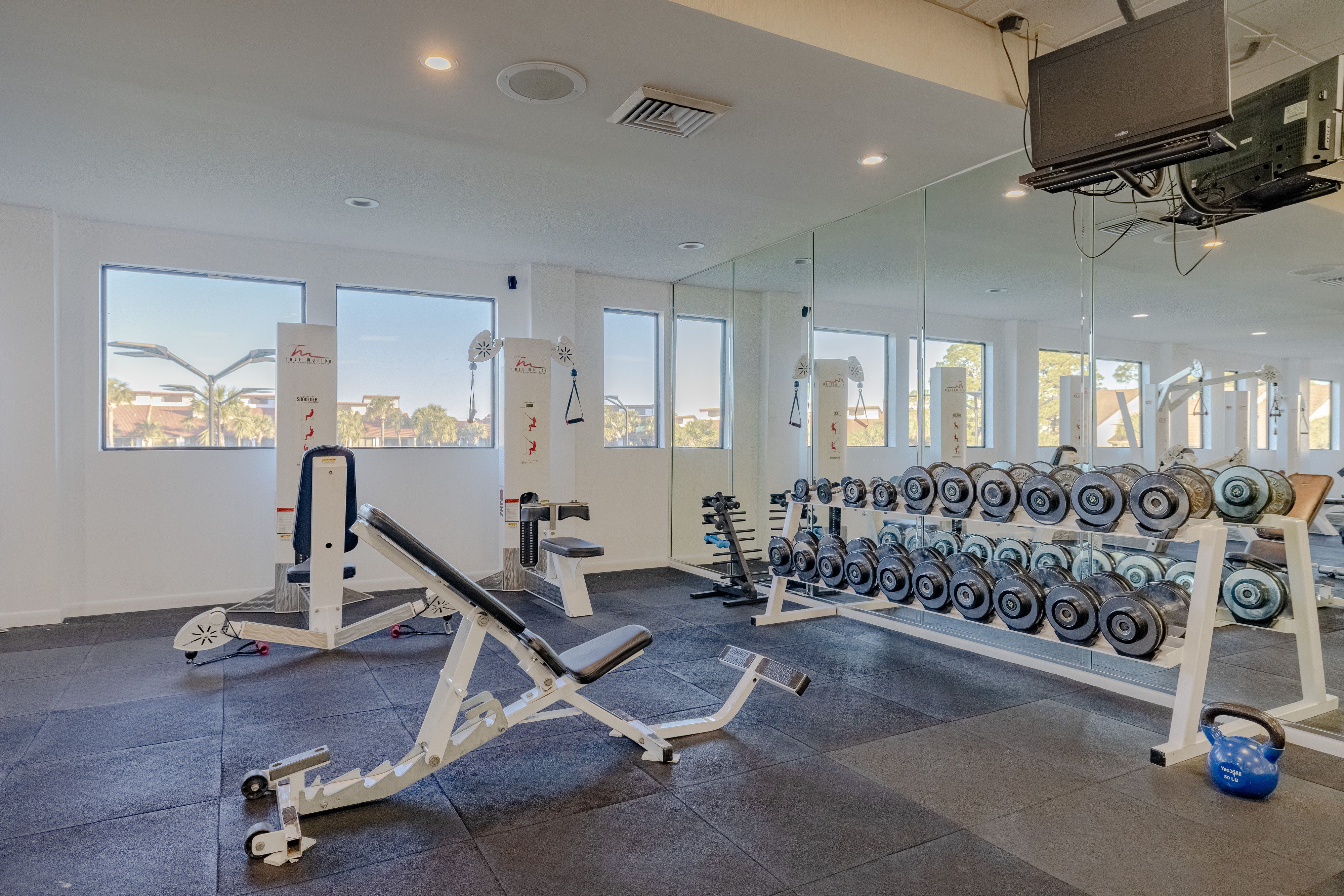 Edgewater Towers Amenities