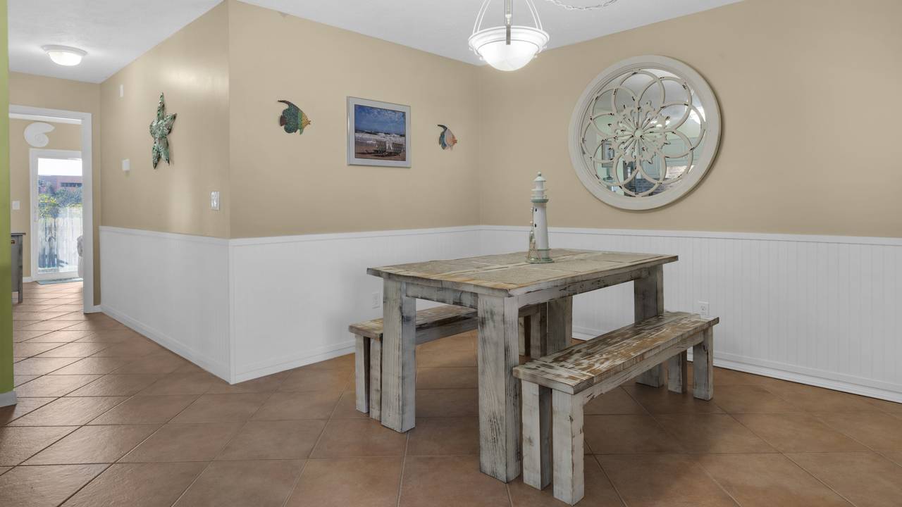 Southwinds I-5 Dining area Southwinds I-5 Dining area