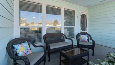 Southwinds I-5 Front Patio Southwinds I-5 Front Patio