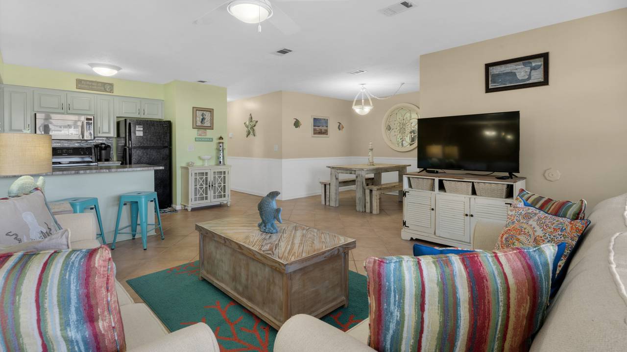 Southwinds I-5 Living area Southwinds I-5 Living area