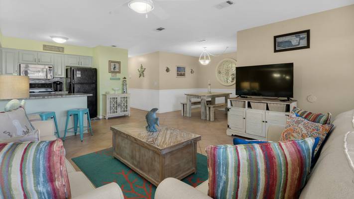 Southwinds I-5 Living area Southwinds I-5 Living area