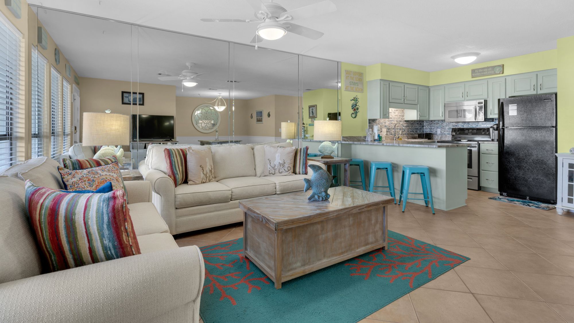 Southwinds I-5 Living area