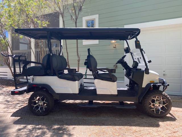 Cake Cottage 6 Seater Golf Cart