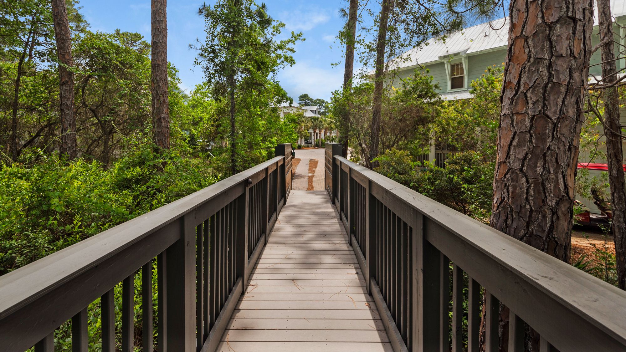 Cottages at Eastern Lake Grounds & Amenities
