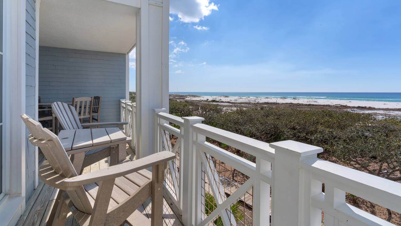 2nd level Porch area 2nd level Porch area