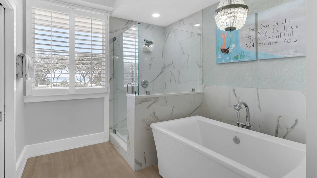 Master's Shower & Tub Master's Shower & Tub