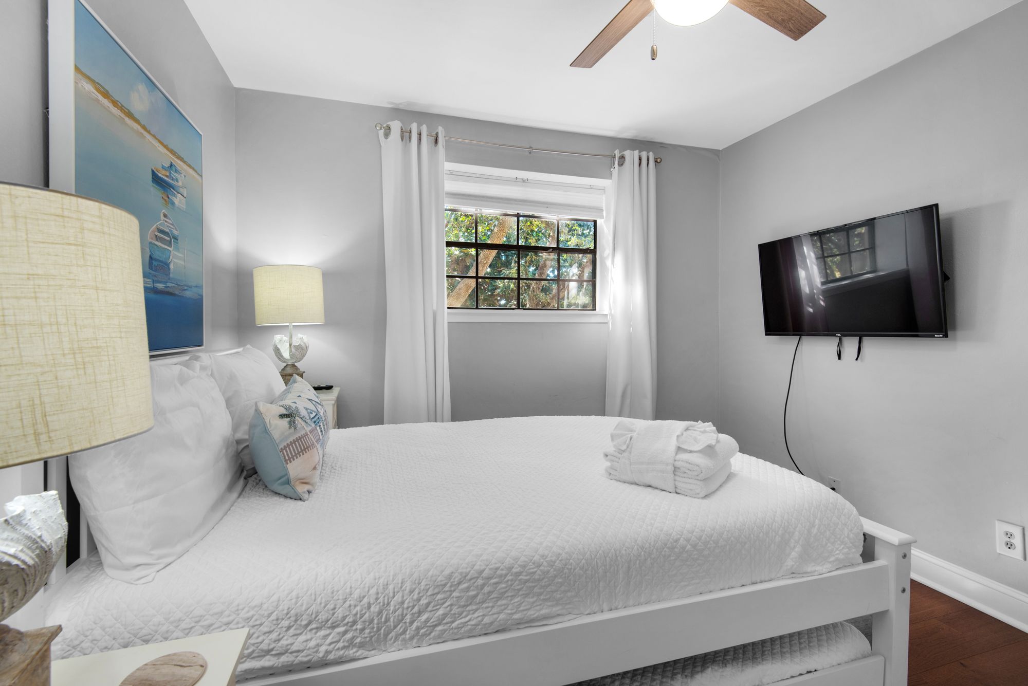 Seascape 21C Guest Bedroom w/ Trundle bed