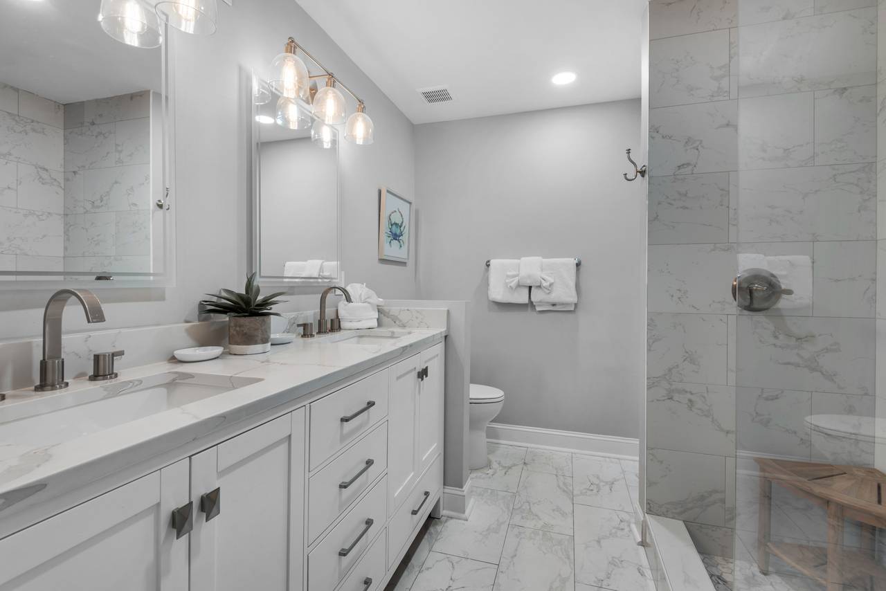 Seascape 21C Primary Bathroom Seascape 21C Primary Bathroom