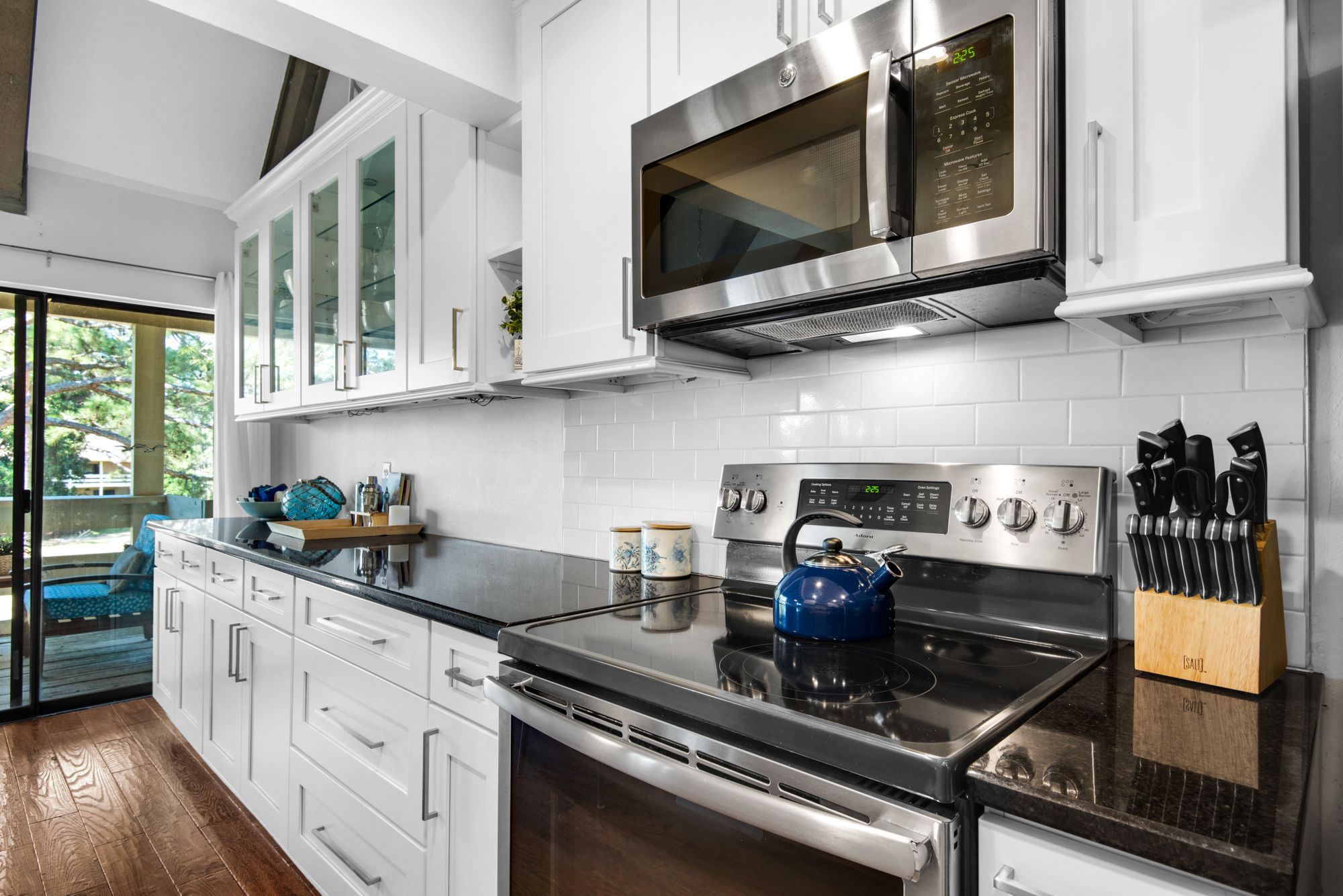 Seascape 21C Kitchen area