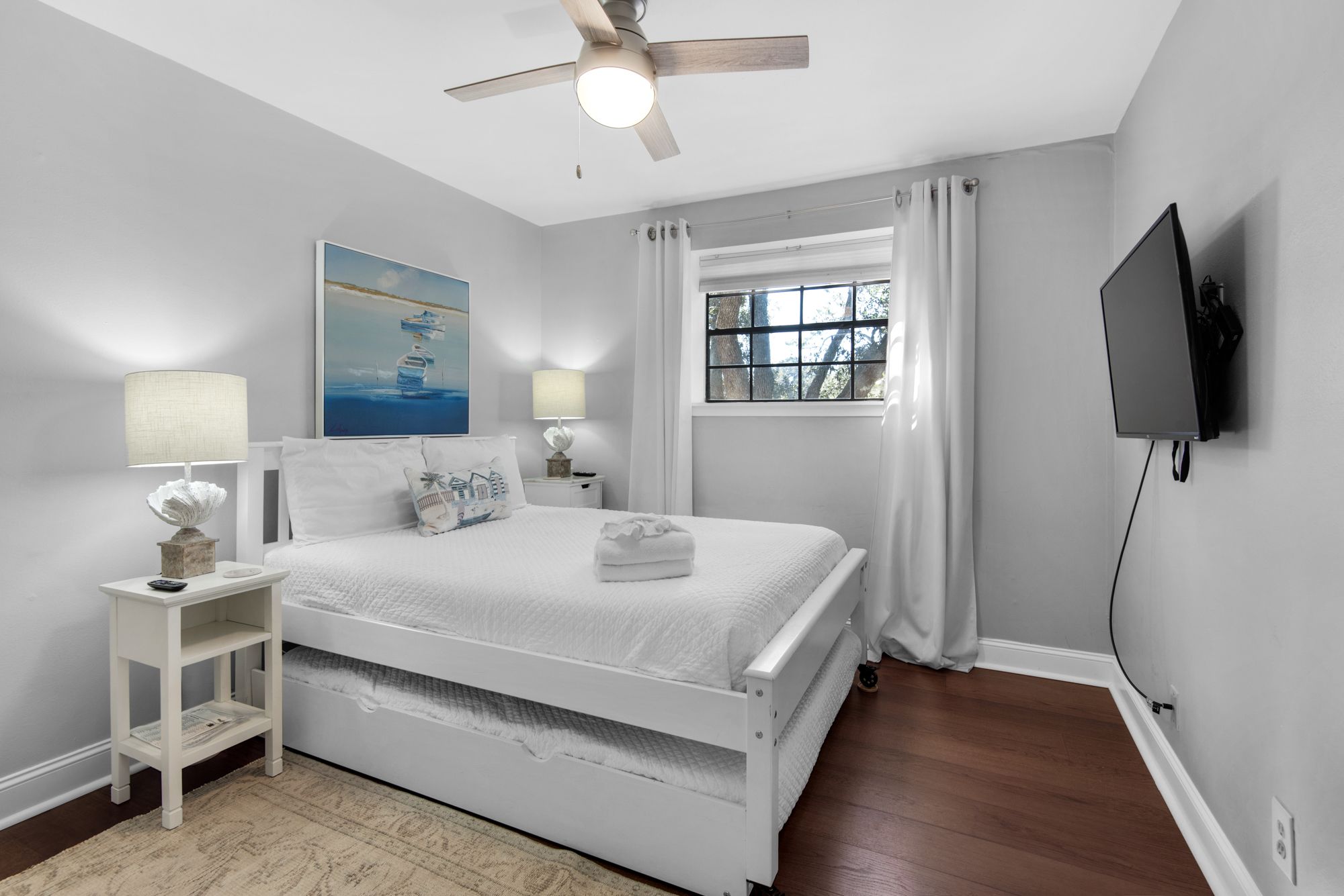 Seascape 21C Guest Bedroom w/ Trundle bed