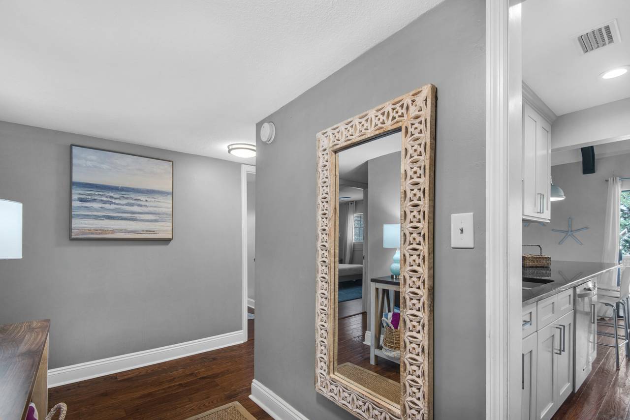 Seascape 21C Hallway Seascape 21C Hallway