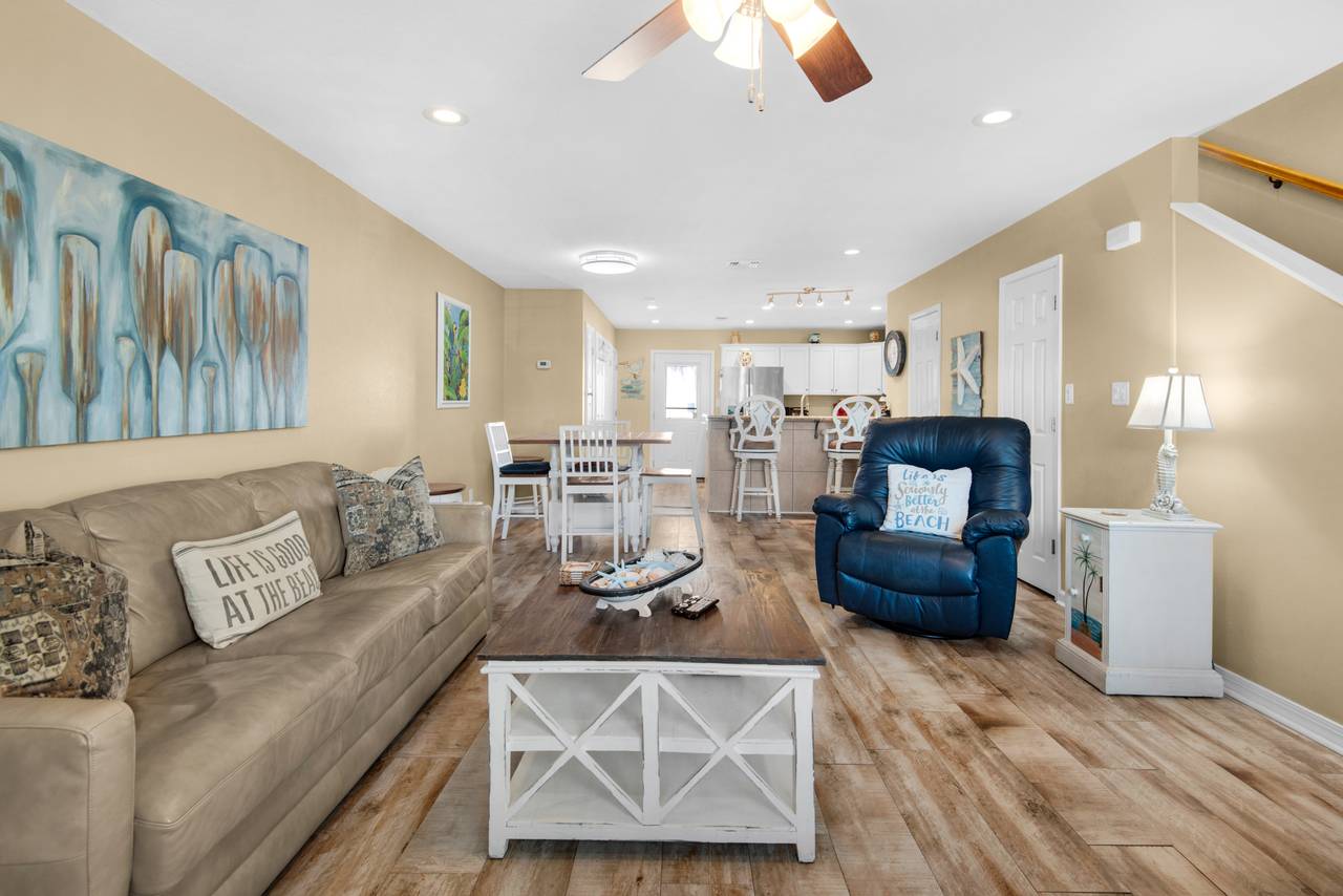 Woodland Shores 37 Living area Woodland Shores 37 Living area