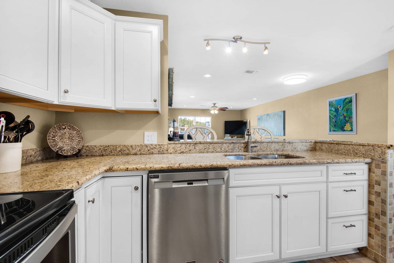 Woodland Shores 37 Kitchen area Woodland Shores 37 Kitchen area