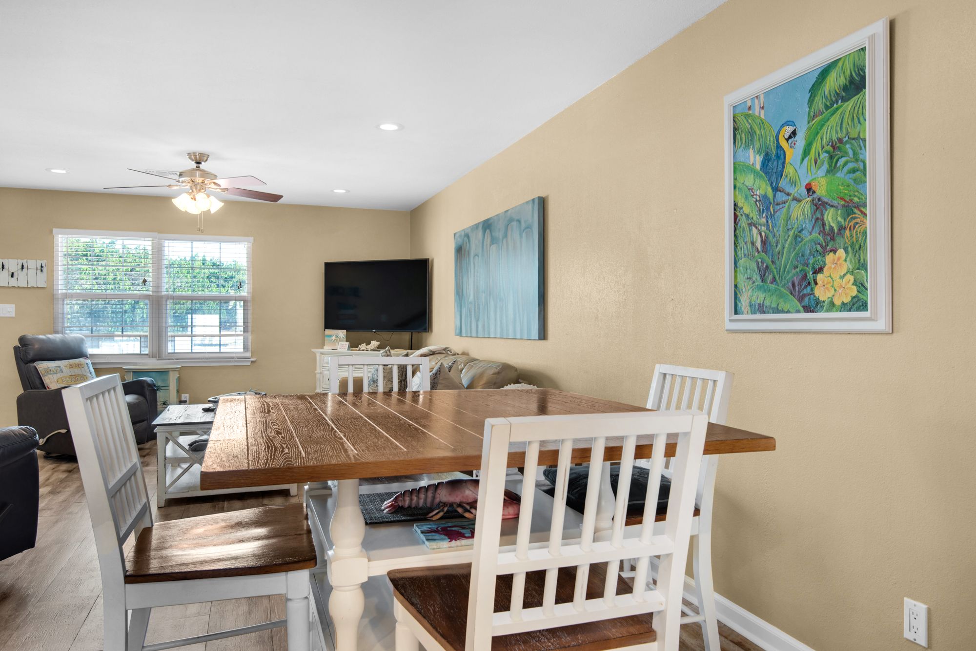 Woodland Shores 37 Dining area