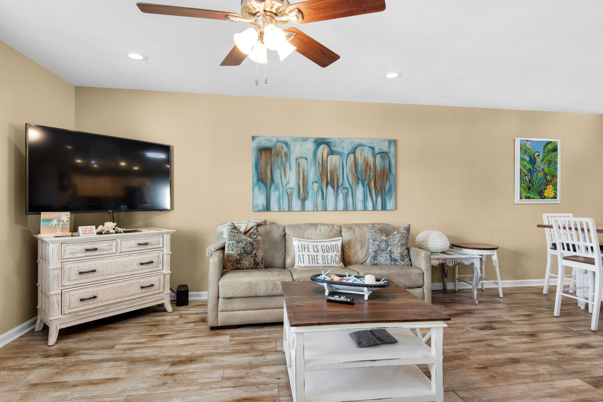 Woodland Shores 37 Living area