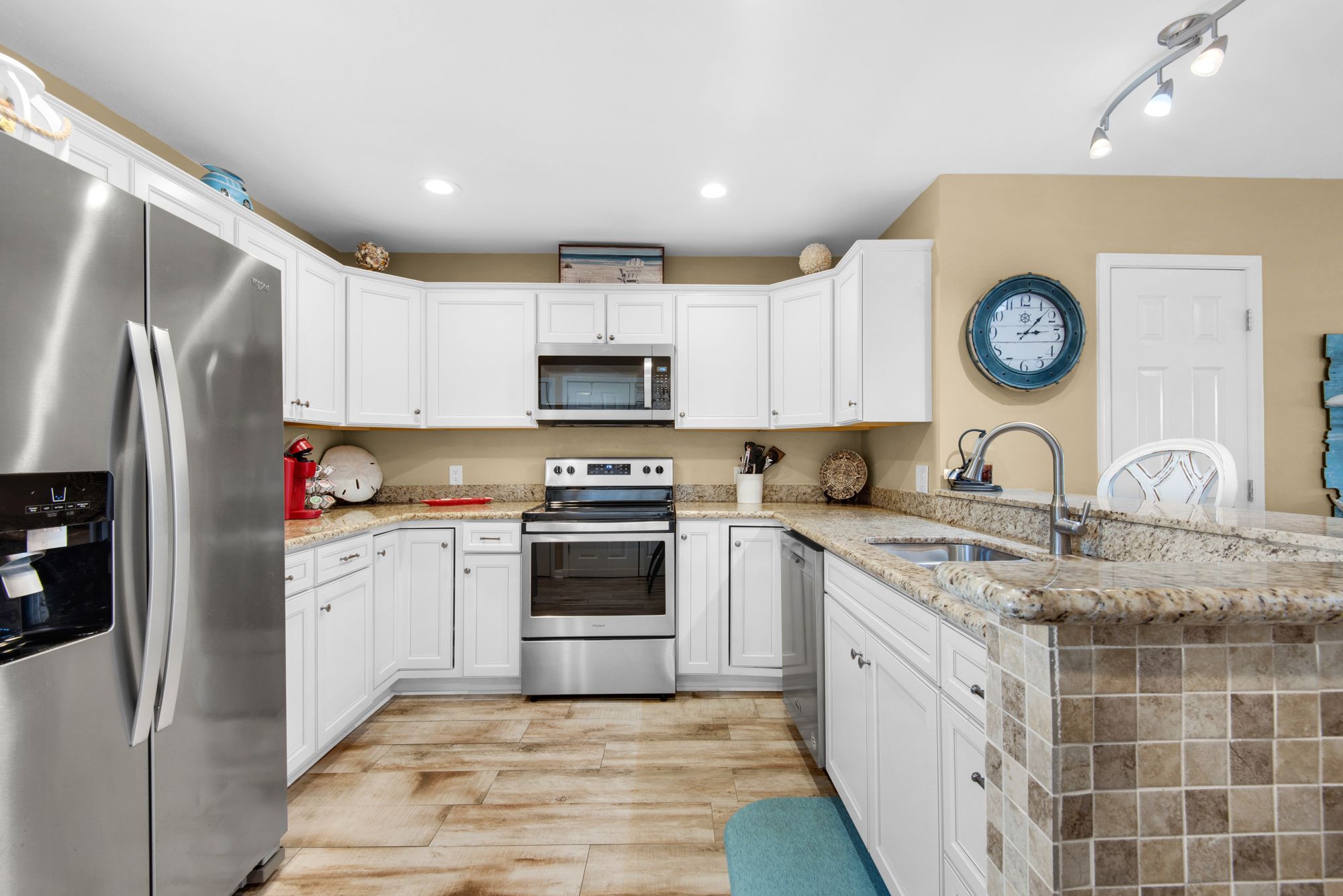 Woodland Shores 37 Kitchen area