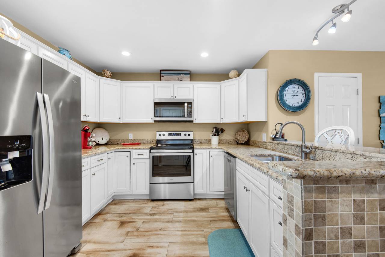 Woodland Shores 37 Kitchen area Woodland Shores 37 Kitchen area