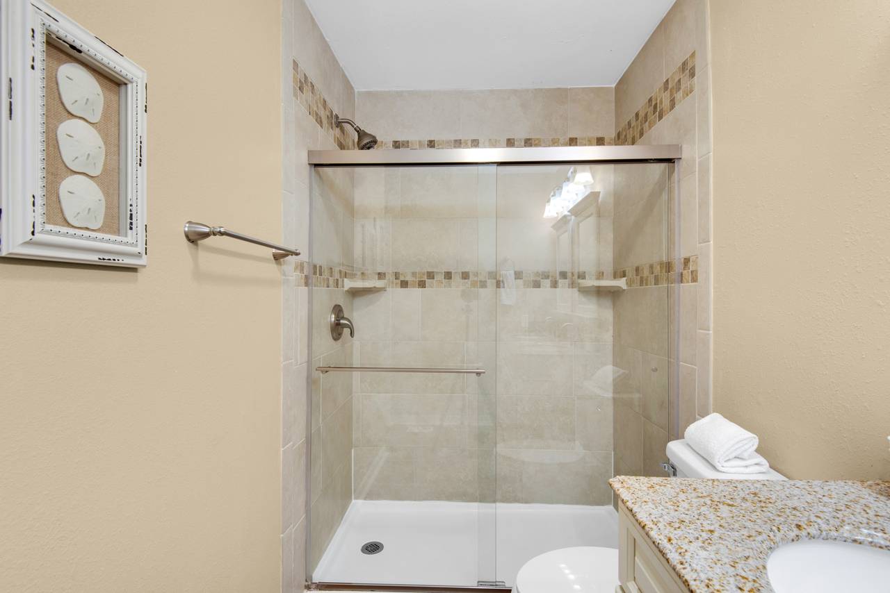 Woodland Shores 37 Master's Bathroom Woodland Shores 37 Master's Bathroom