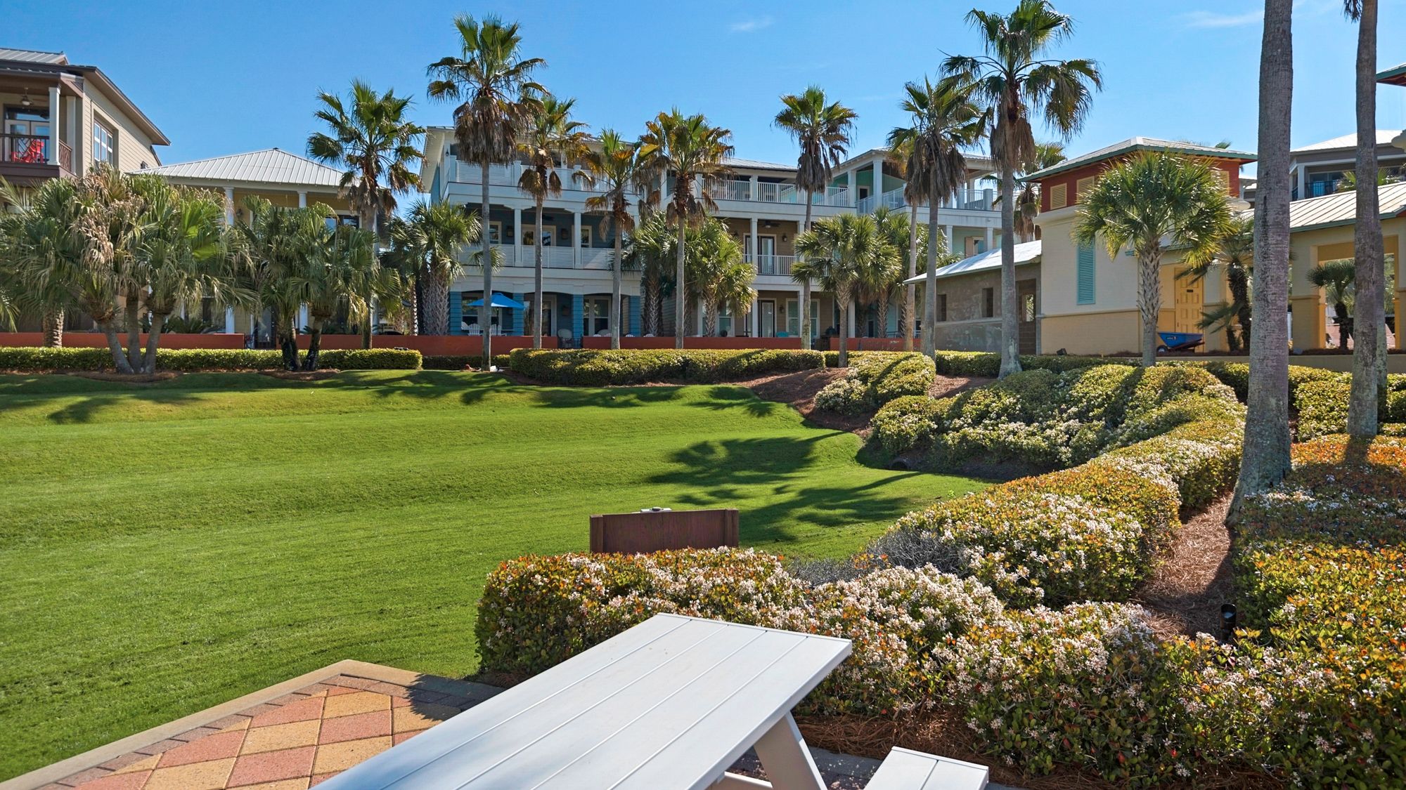 Seacrest Beach Grounds & Amenities