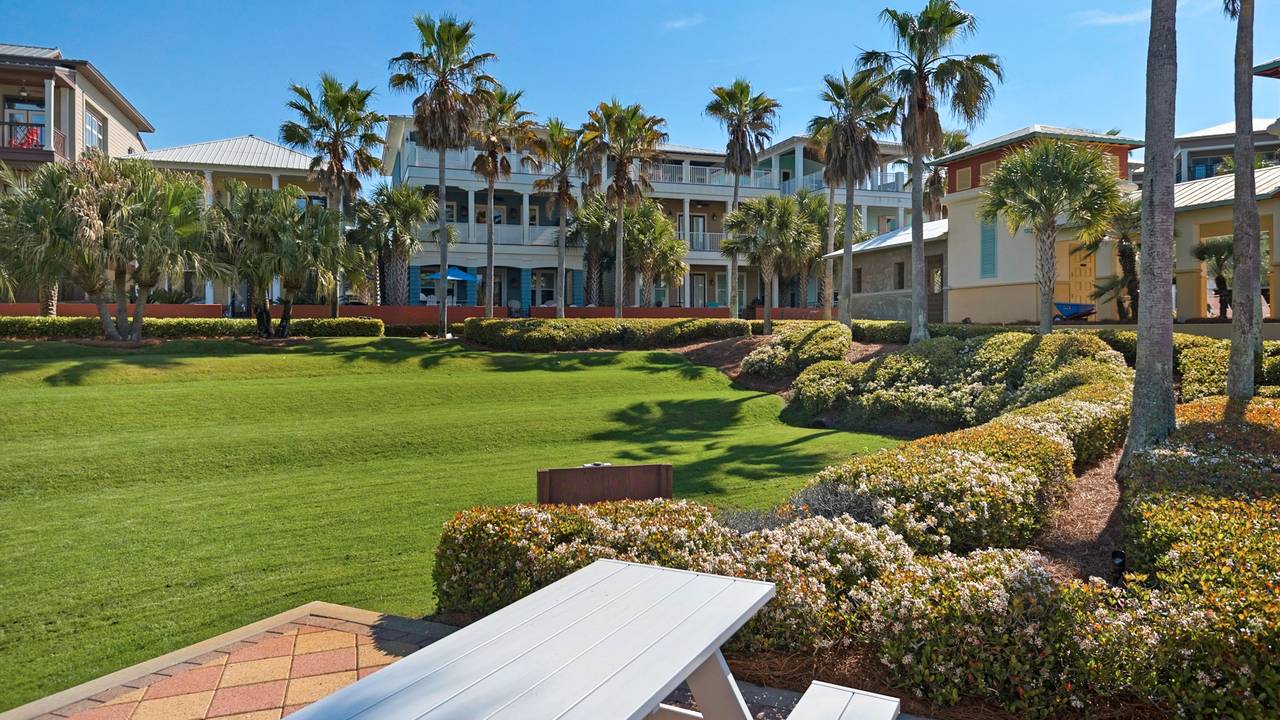 Seacrest Beach Grounds & Amenities Seacrest Beach Grounds & Amenities