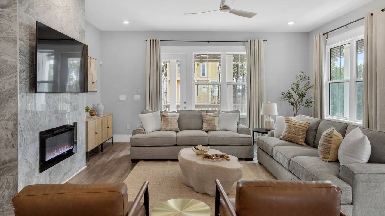 Living Area Living Area