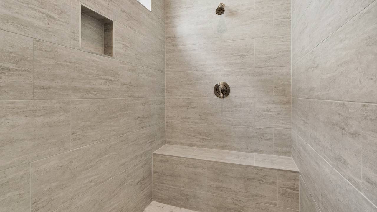 Master Bathroom Master Bathroom