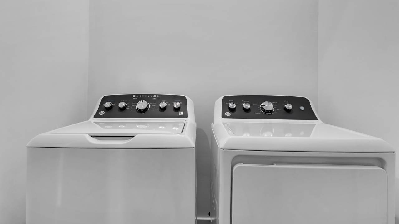 Washer & Dryer Washer & Dryer
