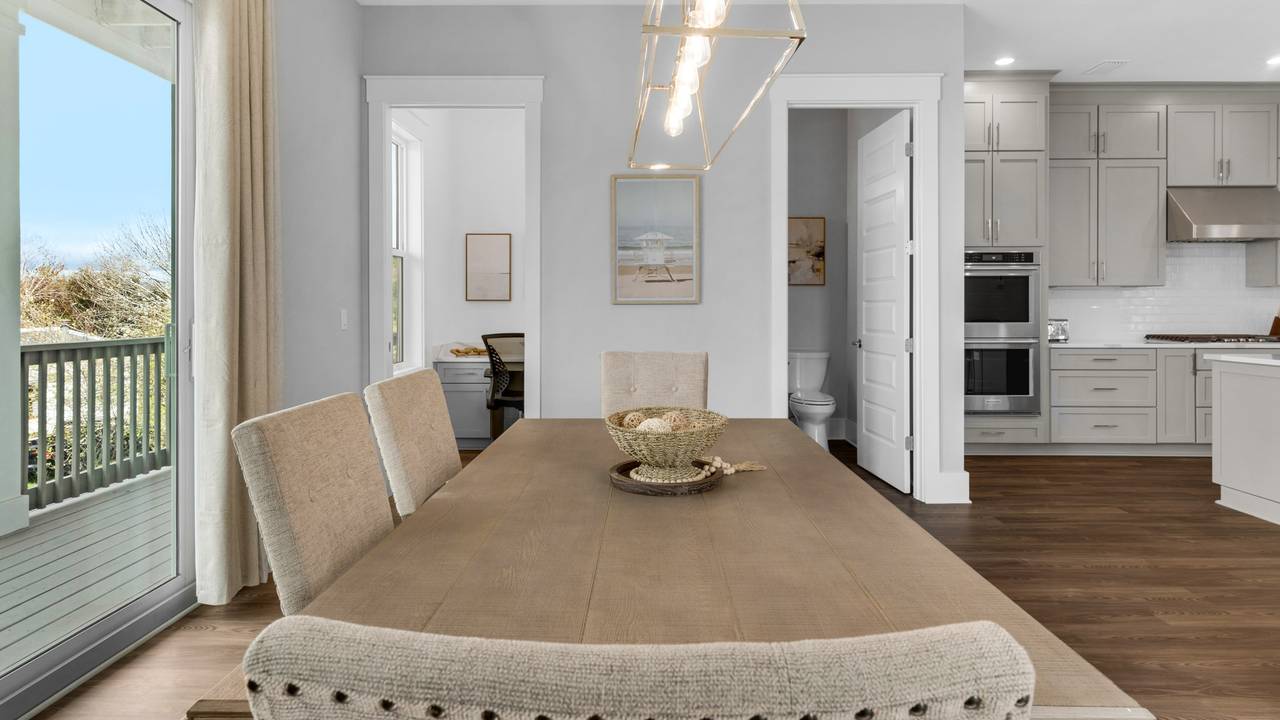 Dining Area Dining Area