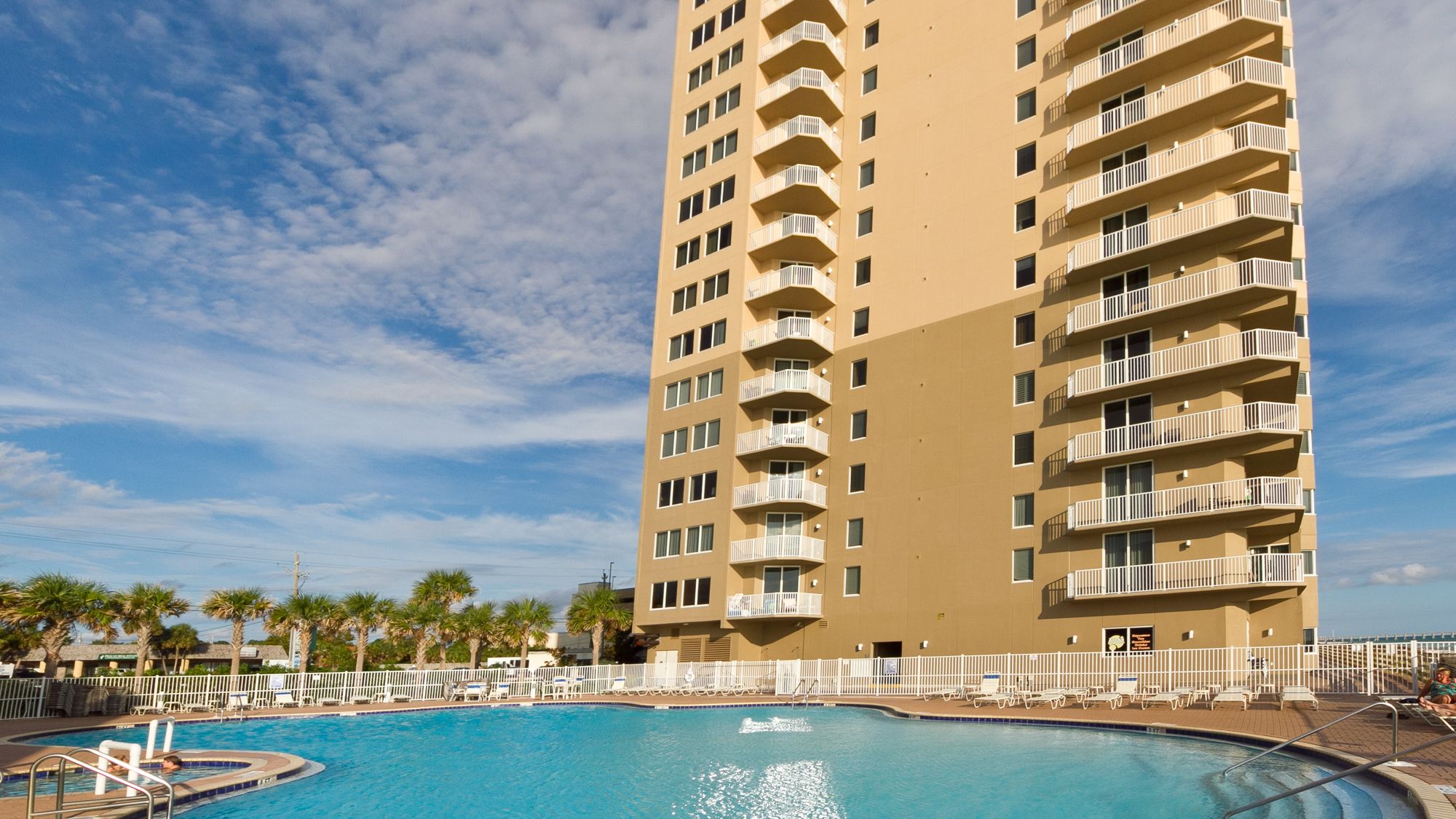 Tidewater Grounds & Amenities