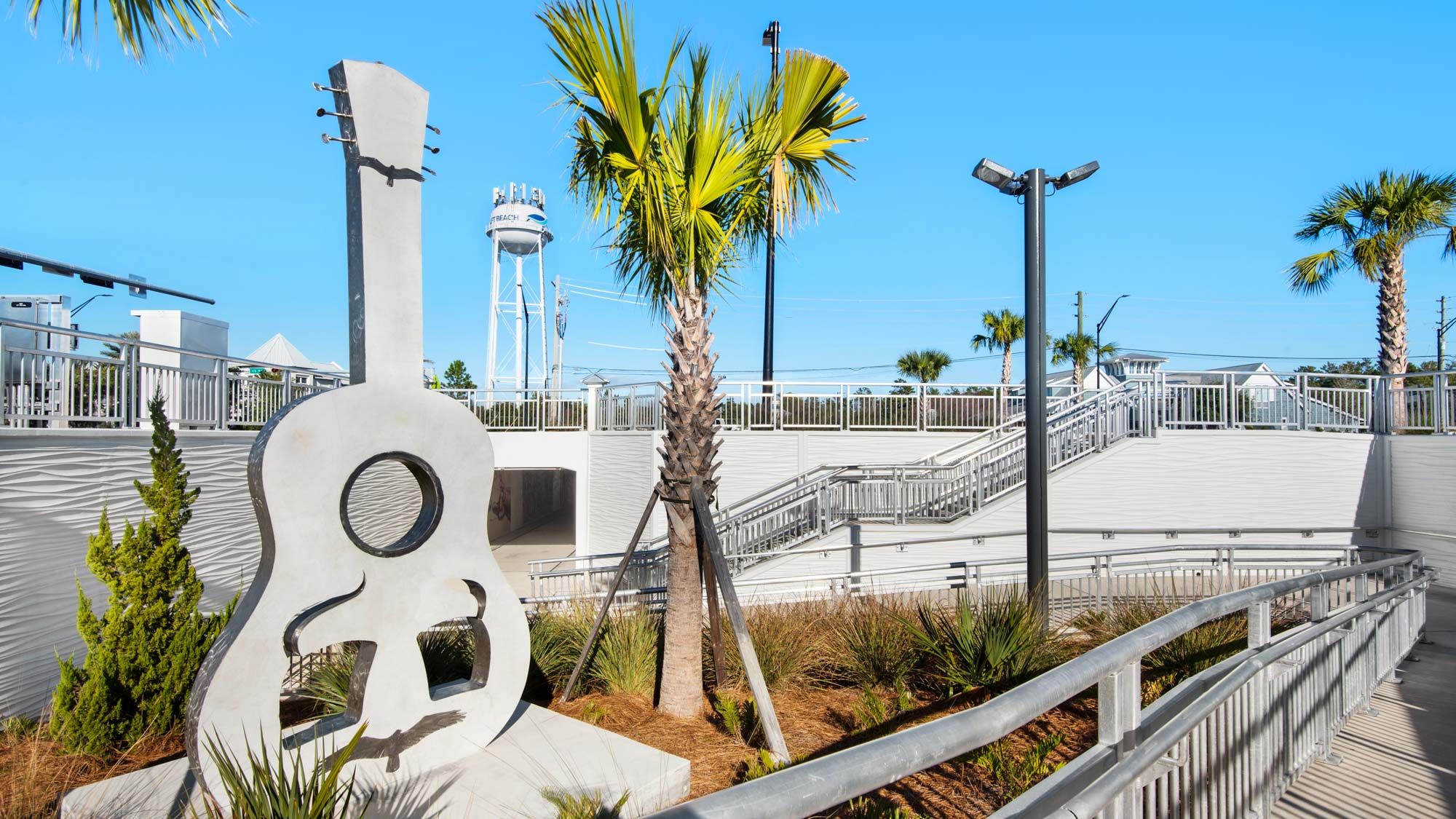 30Avenue Grounds & Amenities