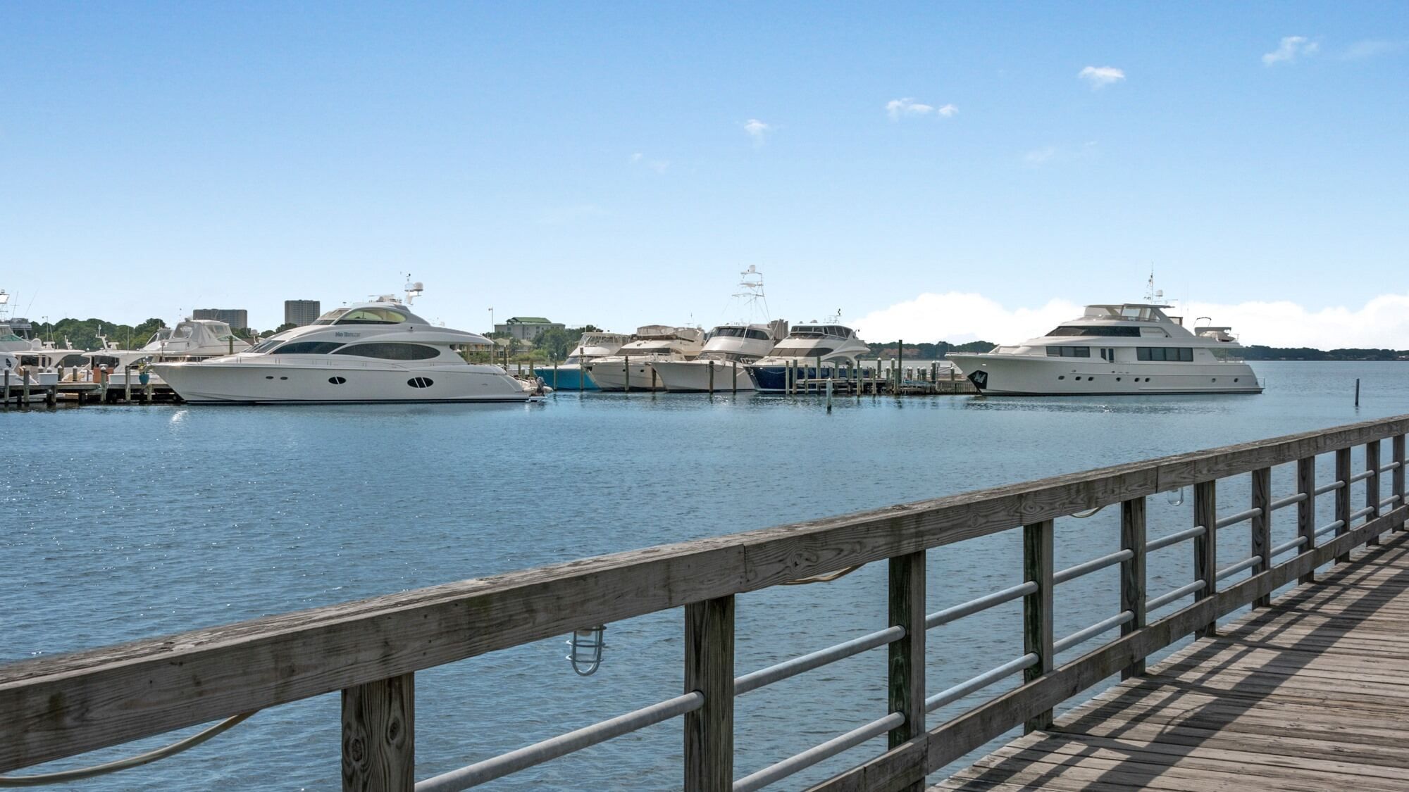 Baytowne Wharf Grounds & Amenities