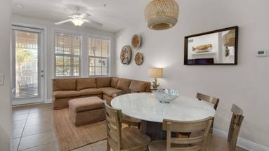 Village Blue Mountain 626 - Dining & Living area Village Blue Mountain 626 - Dining & Living area