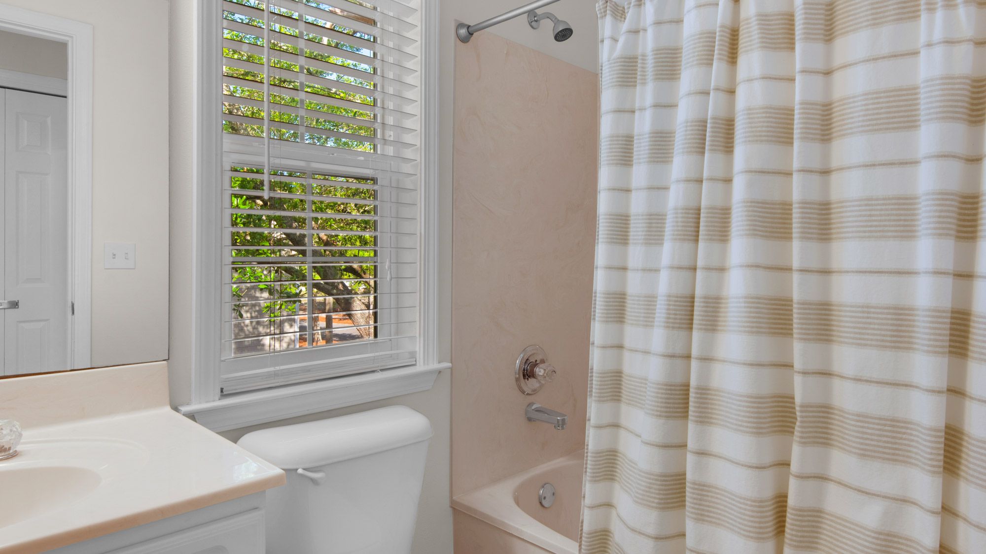 Village Blue Mountain 626 - Shared Bedroom